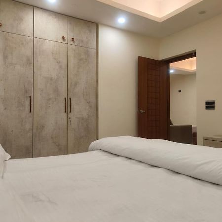 Villa In Vrindavan, Hare Krishna M Экстерьер фото