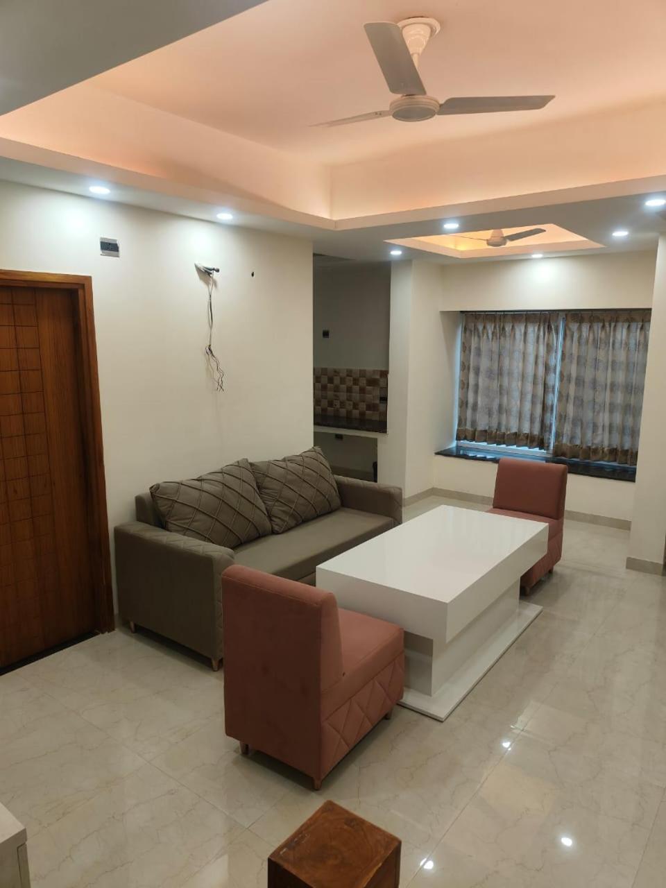 Villa In Vrindavan, Hare Krishna M Экстерьер фото