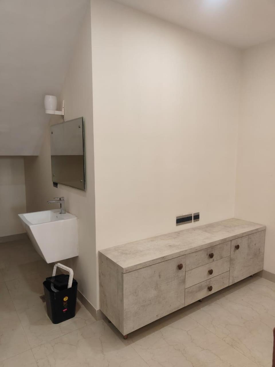 Villa In Vrindavan, Hare Krishna M Экстерьер фото